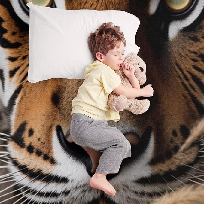 Beautiful Tiger Eye Grass Nose Super Soft Throw Blanket, Mystical Insect Brown Flannel Fleece Decorative Throw for Sofa Couch Bedroom Decor Outdoor Use 60"x80"