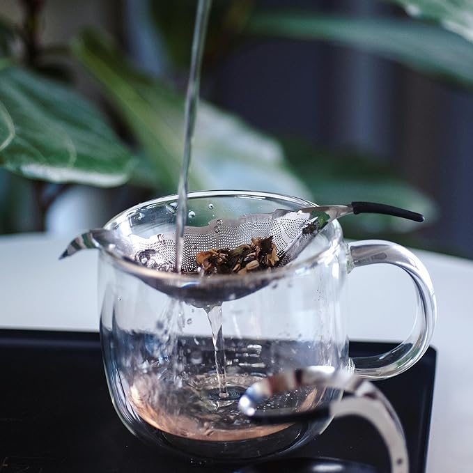 Tea Strainers For Loose Tea Stainless Steel Reusable Leaf Shape Tea Infuser Loose Leaf Tea Strainer Tea Filter Mesh Tea Infuser Tea Strainer Cute (Silver)