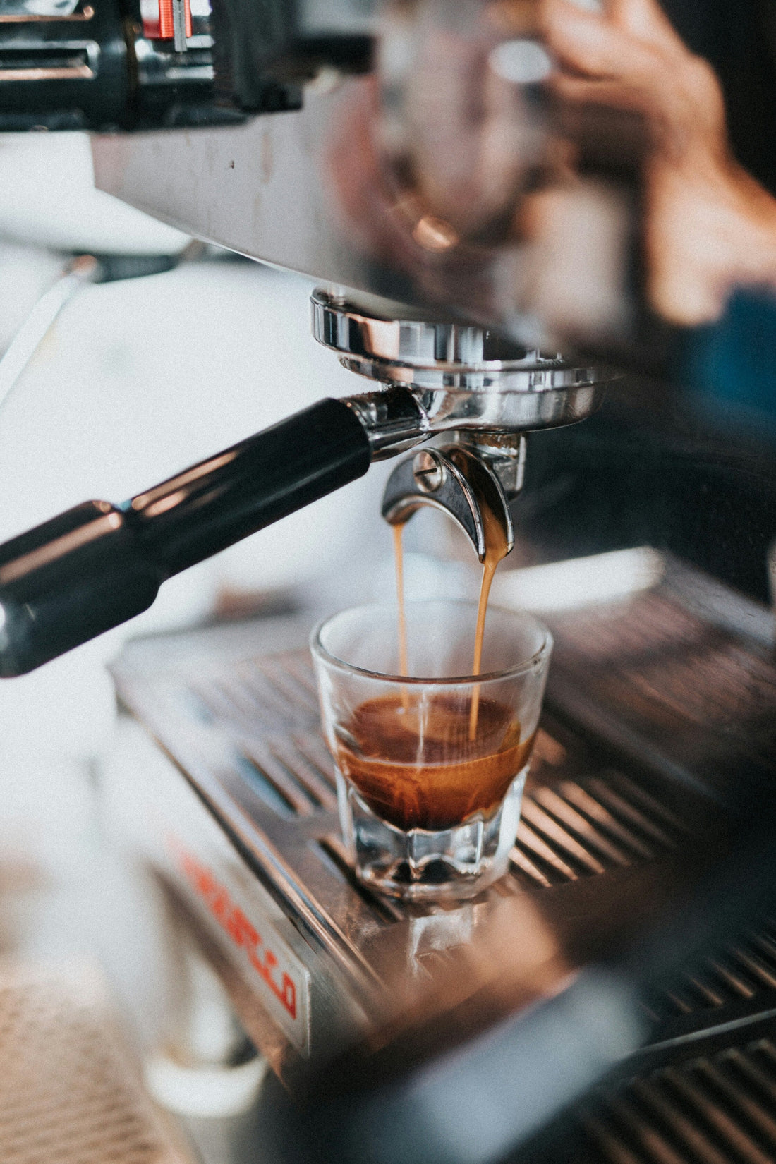 [BREWMENT] The "Chilled Spoon Espresso Cream Guard": How to preserve thick, silky crema on home espresso shots