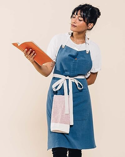 Caldo Linen Kitchen Apron for Cooking- Mens and Womens Linen Bib Apron for Professional Chef, Server, or Barista- Adjustable with Pockets (Vintage Blue) - Image 4