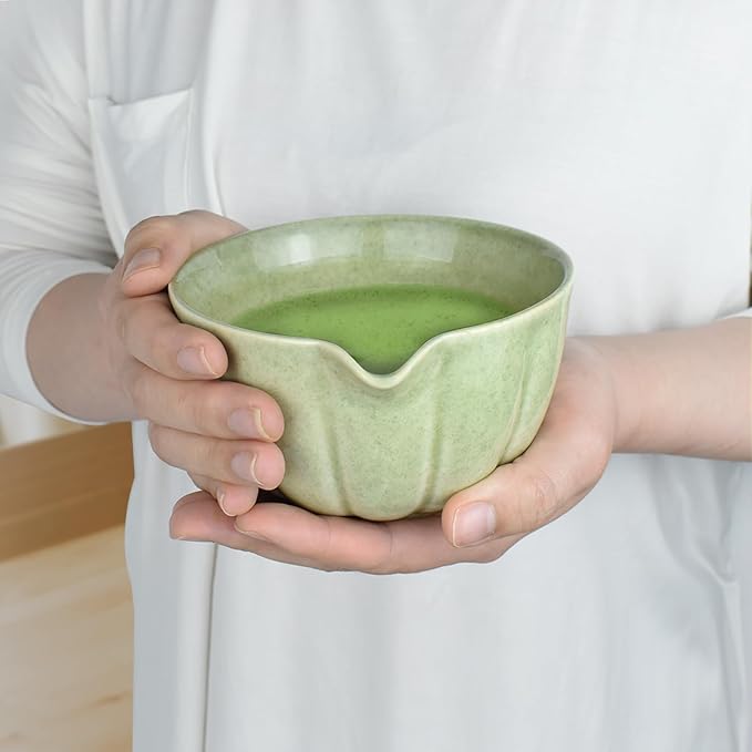 Artcome Matcha Bowl with Pouring Spout and Whisk Holder Set – Premium Ceramic Matcha Tea Bowl with Convenient Spout and Bamboo Whisk Stand for Traditional Japanese Tea Ceremony