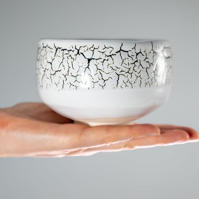 Asayu Japan Midorizumi Matcha Bowl - Handmade Gifu Japan Ceramic Chawan, 12 cm (4.72″) Diameter x 7.3 cm (2.87″) Height, 415 g - White with Dark Green Crackle Pattern