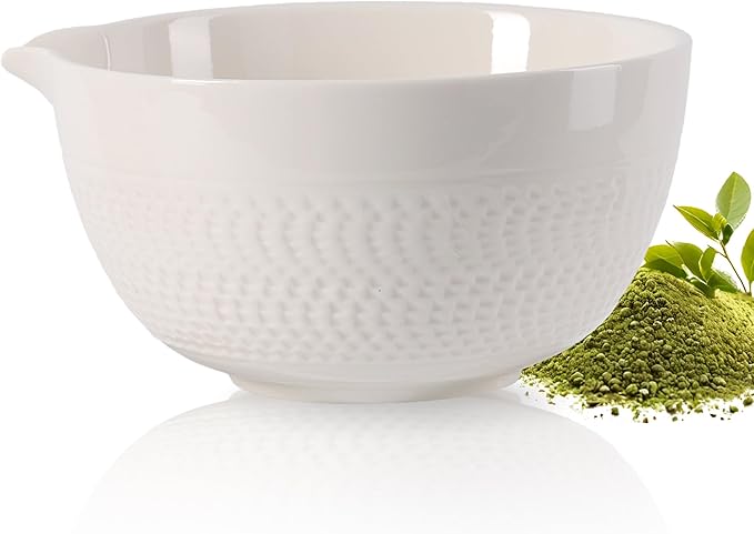 Matcha Bowl with Spout, 500 ml/18 oz Ceramic Matcha Mixing Bowl, Japanese Ceremonial Matcha Chawan for Matcha Powder/Salad/Fruit/Soup/Tea - White