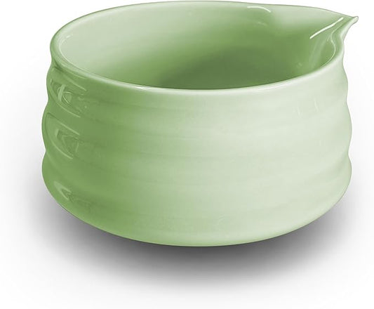 Ceramic Matcha Bowl with Spout 500ml / 17oz, Japanese Chawan for Whisking & Pouring, Handmade Matcha Tea Bowl for Green Tea Ceremony & Daily Use (Matcha Green)