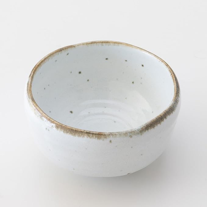 Asayu Japan Shirotsuchi Matcha Bowl - Handmade Gifu Japan Ceramic Chawan, 12 cm (4.72″) Diameter x 7.3 cm (2.87″) Height, 365 g - White with Brown Rim & Speckled Finish