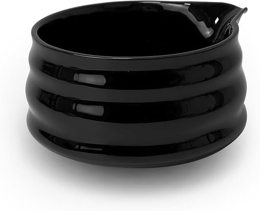Ceramic Matcha Bowl with Spout 500ml / 17oz, Japanese Chawan for Whisking & Pouring, Handmade Matcha Tea Bowl for Green Tea Ceremony & Daily Use (Black)