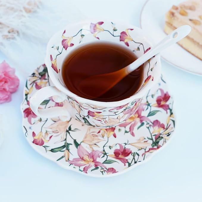 Bone China Tea Cup and Saucer Set with Spoon，Elegant Floral Tea Cup Set (7 oz)，British Coffee Latte Mug for Birthday Party Christmas gift for Friends