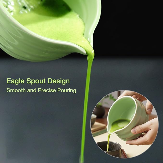 Ceramic Matcha Bowl with Spout 500ml / 17oz, Japanese Chawan for Whisking & Pouring, Handmade Matcha Tea Bowl for Green Tea Ceremony & Daily Use (Matcha Green)