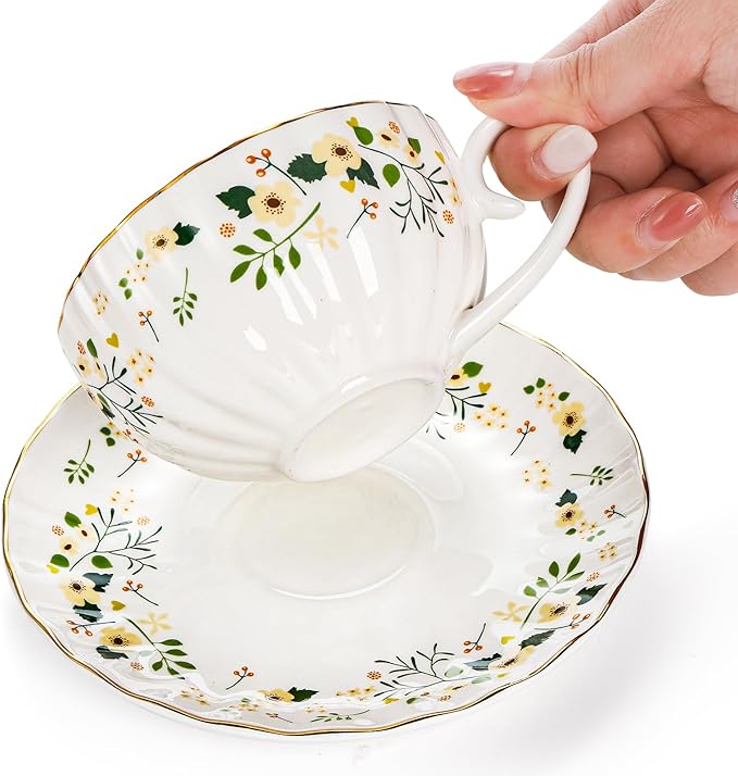 Lyellfe Set of 2 Tea Cup and Saucers, 6 Oz Floral Tea Cups with Spoon Gold Trim, Porcelain Bone China British Coffee Cappuccino Espresso Latte Mugs for Party Birthday Wedding Gifts