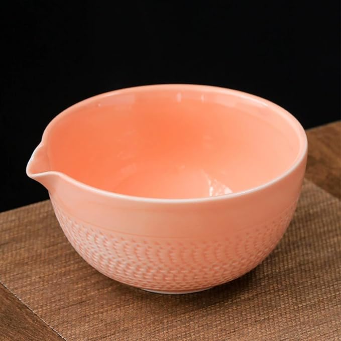 Matcha Bowl with Spout, 500 ml/18 oz Ceramic Matcha Mixing Bowl, Japanese Ceremonial Matcha Chawan for Matcha Powder/Salad/Fruit/Soup/Tea - Pink
