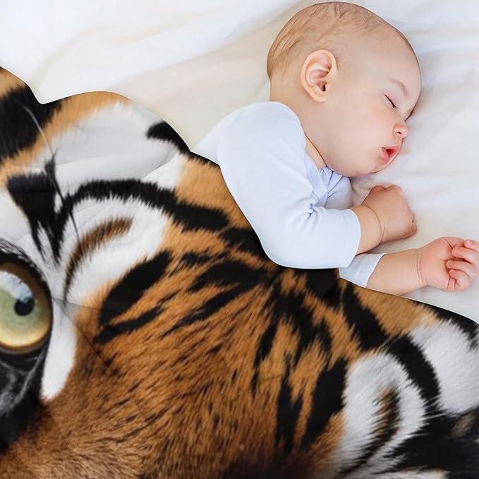 Beautiful Tiger Eye Grass Nose Super Soft Throw Blanket, Mystical Insect Brown Flannel Fleece Decorative Throw for Sofa Couch Bedroom Decor Outdoor Use 30"x40"