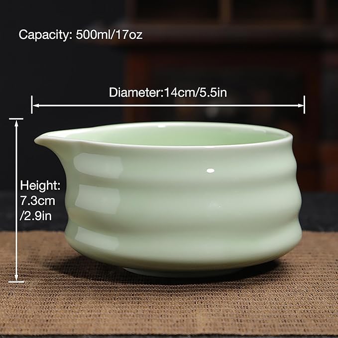 Ceramic Matcha Bowl with Spout 500ml / 17oz, Japanese Chawan for Whisking & Pouring, Handmade Matcha Tea Bowl for Green Tea Ceremony & Daily Use (Matcha Green)