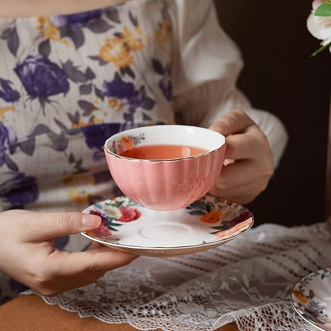 Lyellfe Set of 2 Tea Cup and Saucers, 8 Oz Floral Tea Cups with Gold Trim and Spoon, Porcelain British Coffee Cups for Party Christmas Birthday Wedding Gifts