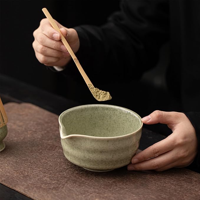 Matcha Bowl with Spout, 500 ml/18 oz Ceramic Matcha Mixing Bowl, Japanese Ceremonial Matcha Chawan for Matcha Powder/Salad/Fruit/Soup/Tea - Wave Style Matcha Bowl