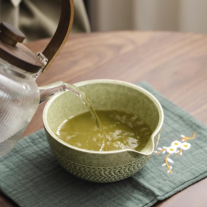 Matcha Bowl with Spout, 500 ml/18 oz Ceramic Matcha Mixing Bowl, Japanese Ceremonial Matcha Chawan for Matcha Powder/Salad/Fruit/Soup/Tea (Matcha Green | 2pcs)