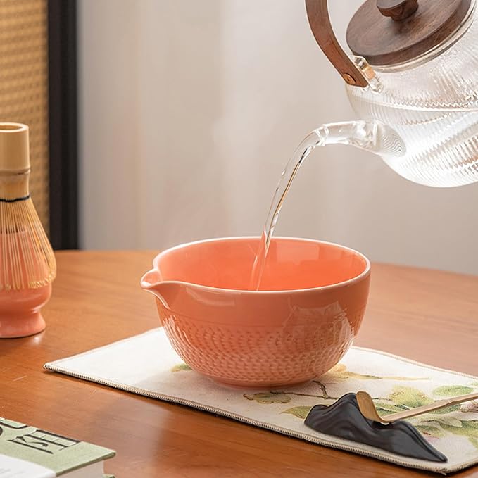 Matcha Bowl with Spout, 500 ml/18 oz Ceramic Matcha Mixing Bowl, Japanese Ceremonial Matcha Chawan for Matcha Powder/Salad/Fruit/Soup/Tea - Pink