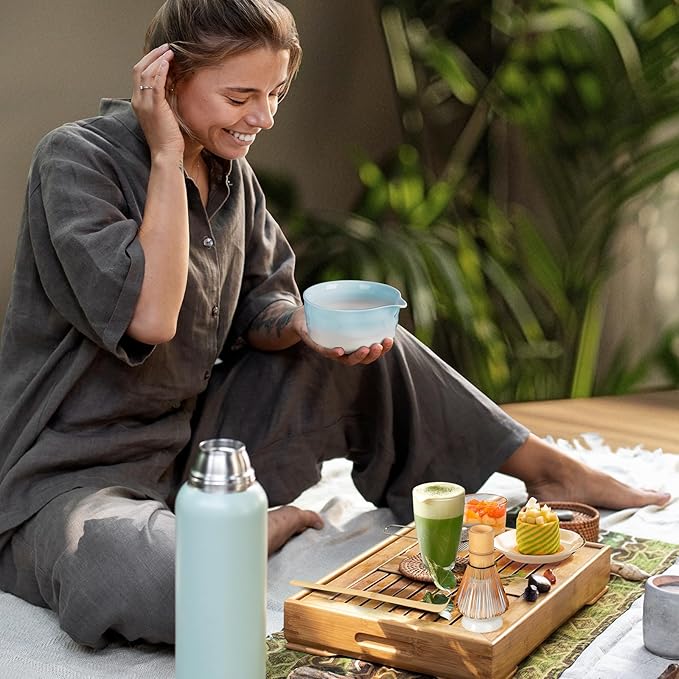 Dayacoco Matcha Whisk Set,Ceramic Matcha Kit Set Includes Bowl with Spout, Whisk,Holder,Bamboo Scoop and Sifter,5 pcs Matcha Tea Kit for Matcha Lovers, Ideal Gift Christmas, Birthday (Blue gradient)