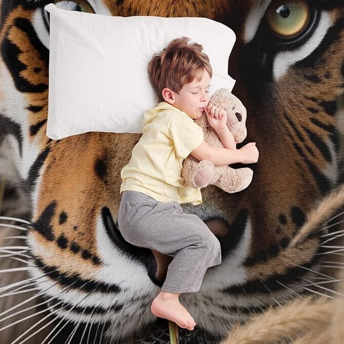 Beautiful Tiger Eye Grass Nose Super Soft Throw Blanket, Mystical Insect Brown Flannel Fleece Decorative Throw for Sofa Couch Bedroom Decor Outdoor Use 40"x50"