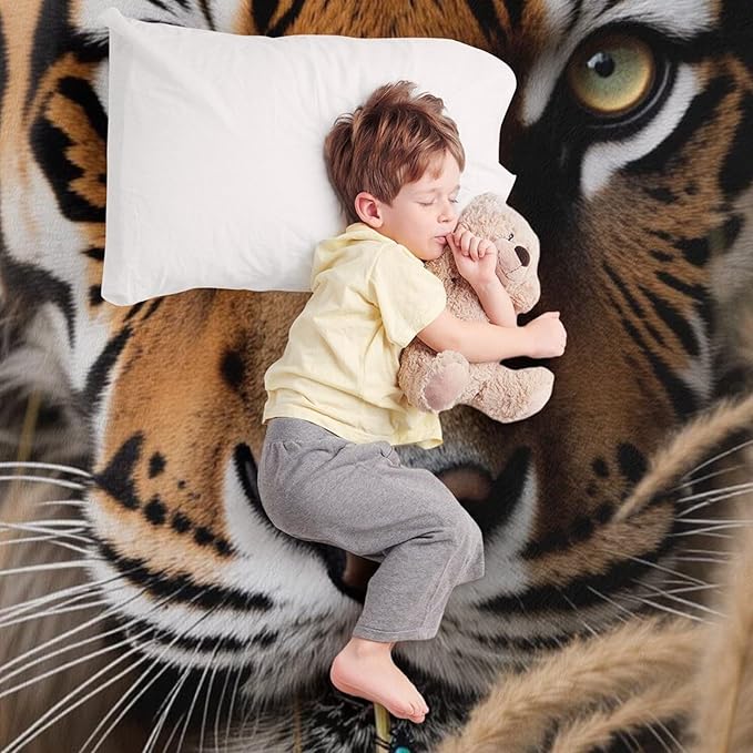 Beautiful Tiger Eye Grass Nose Super Soft Throw Blanket, Mystical Insect Brown Flannel Fleece Decorative Throw for Sofa Couch Bedroom Decor Outdoor Use 30"x40"