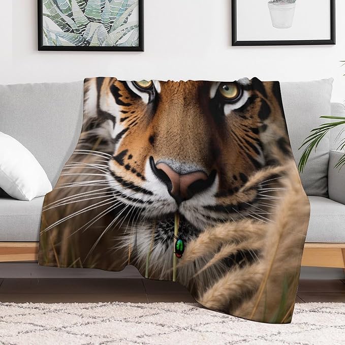Beautiful Tiger Eye Grass Nose Super Soft Throw Blanket, Mystical Insect Brown Flannel Fleece Decorative Throw for Sofa Couch Bedroom Decor Outdoor Use 50"x60"