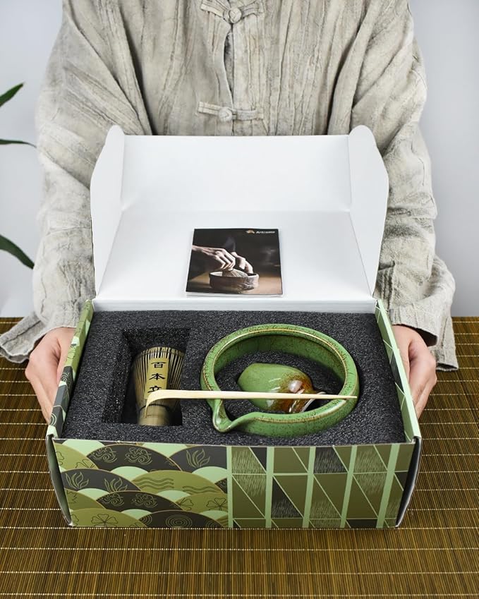 Artcome Matcha Tea Set – 20.2oz Premium Matcha Bowl with Spout, Whisk, Scoop, Whisk Holder & Brewing Guide – Authentic Japanese Tea Ceremony Tools for Perfect Matcha Preparation, Green