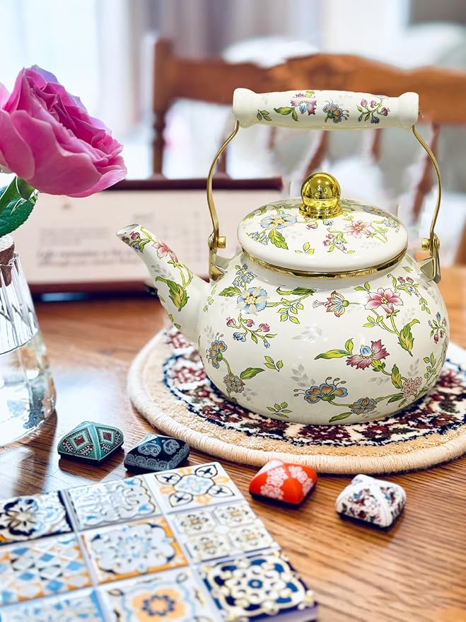 Floral Enamel Tea Kettle Bohemian Gold Beige Teapot Vintage Boho Hot Water Coffee Kettle Pot 2.5L Porcelain Tea Pot Retro Pot Stovetop Kitchen Home Decor