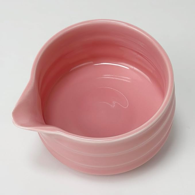 Ceramic Matcha Bowl with Spout 500ml / 17oz, Japanese Chawan for Whisking & Pouring, Handmade Matcha Tea Bowl for Green Tea Ceremony & Daily Use (Pink)
