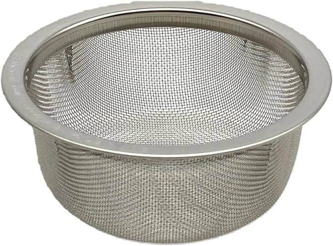 Matcha Sifter Tin with Mesh Sifter and Wooden Tea Spoon/Screw Lid/About 70g (2.5ounces) Matcha Capacity/Made in japan