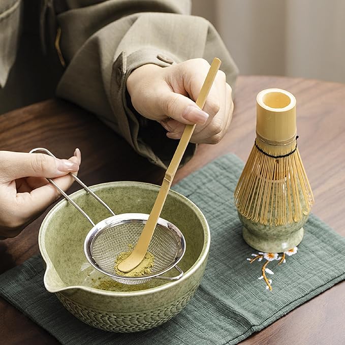 Matcha Bowl with Spout, 500 ml/18 oz Ceramic Matcha Mixing Bowl, Japanese Ceremonial Matcha Chawan for Matcha Powder/Salad/Fruit/Soup/Tea (Matcha Green | 2pcs)