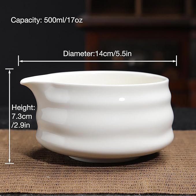 Ceramic Matcha Bowl with Spout 500ml / 17oz, Japanese Chawan for Whisking & Pouring, Handmade Matcha Tea Bowl for Green Tea Ceremony & Daily Use (White)