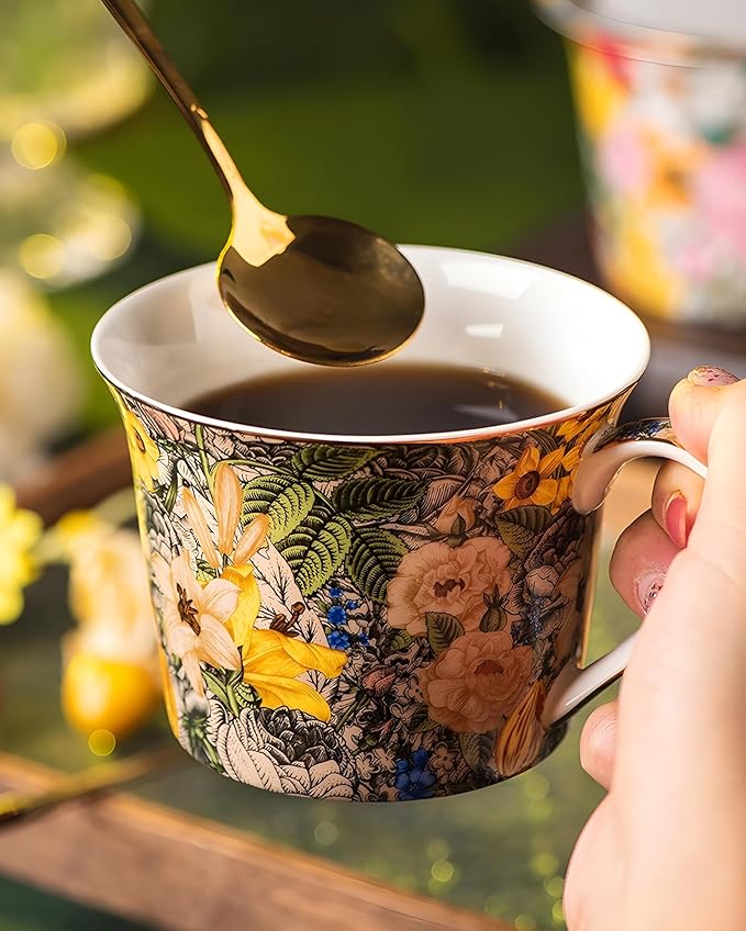 15oz Ceramic Coffee Mug – French Classical Cottage Style Cup with Golden Blossoms & Gilded Rim, Elegant Pottery Gift Mug with Lid & Saucer for Women