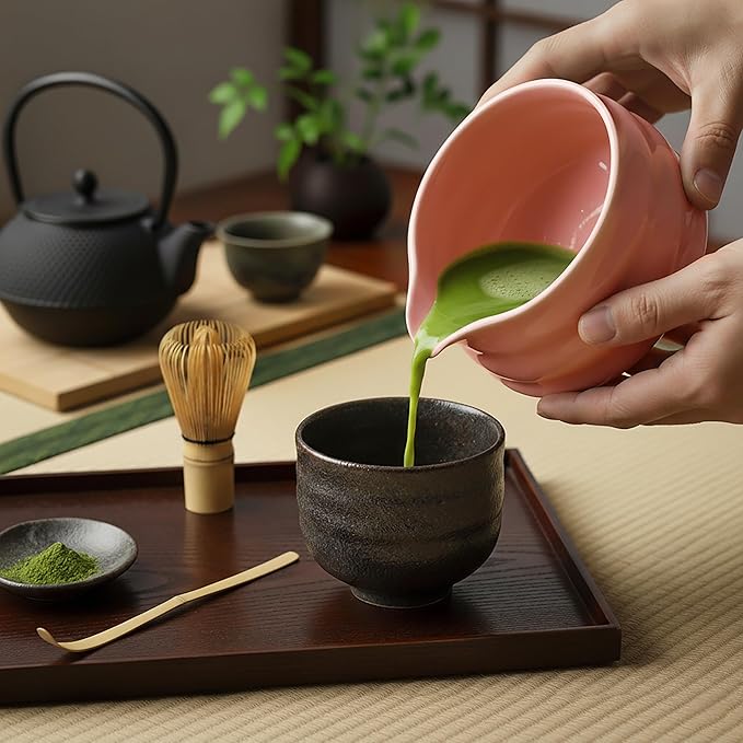 Ceramic Matcha Bowl with Spout 500ml / 17oz, Japanese Chawan for Whisking & Pouring, Handmade Matcha Tea Bowl for Green Tea Ceremony & Daily Use (Pink)